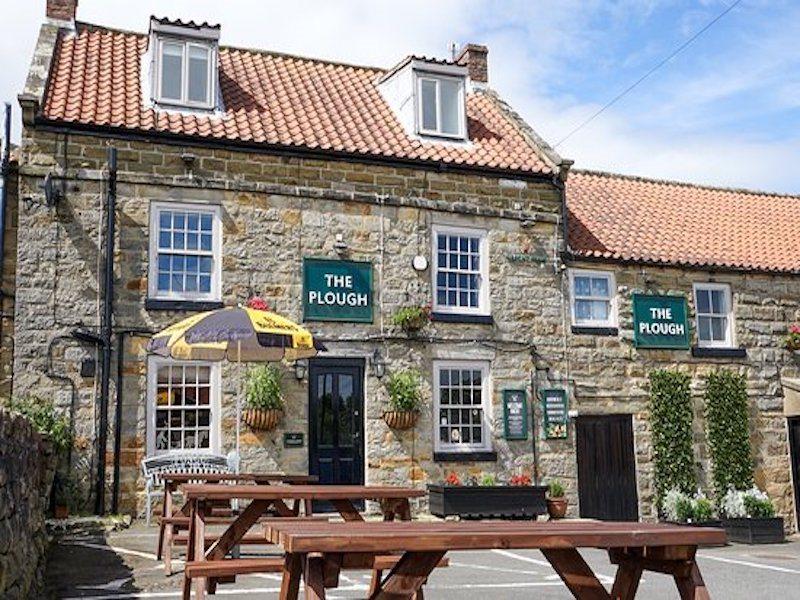 The Plough Hotel Sleights Екстериор снимка