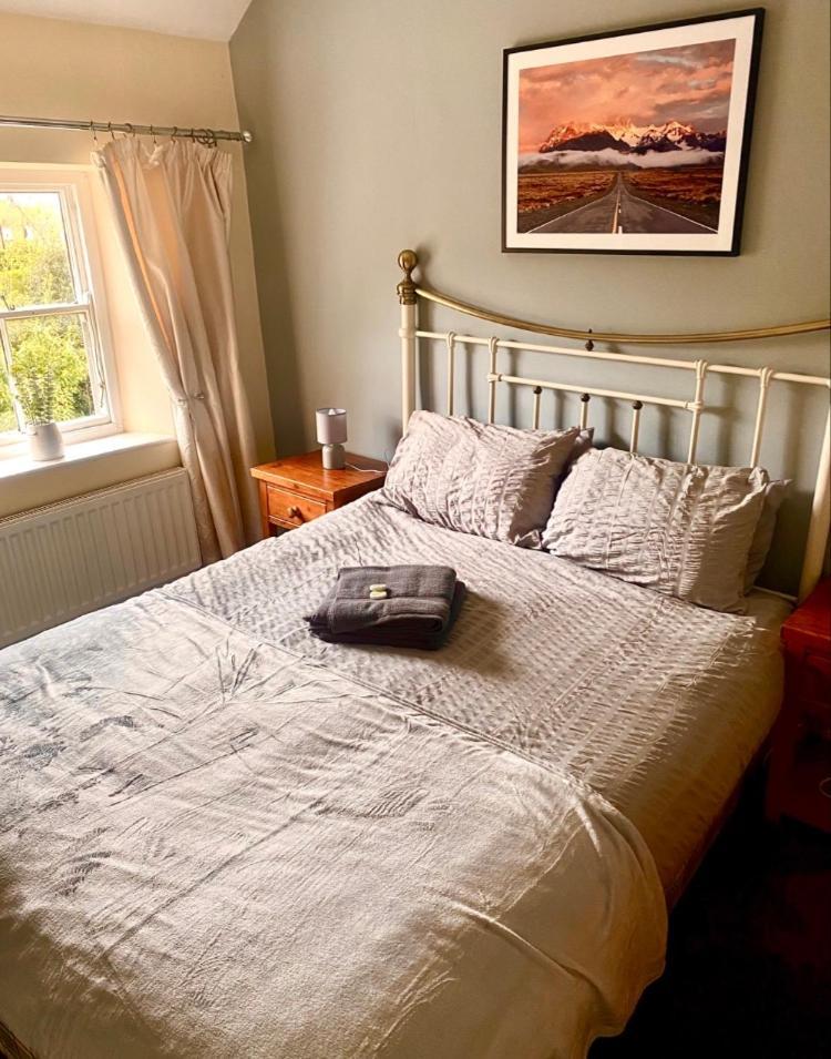 The Plough Hotel Sleights Екстериор снимка