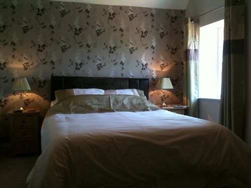 The Plough Hotel Sleights Екстериор снимка